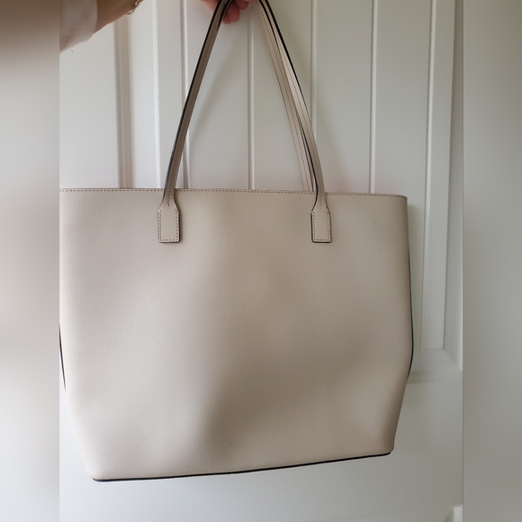 Kate Spade Abbey Street Karla Cream Tote With Hot Pink logo hangtag/ interior - Picture 4 of 10